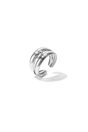 Mehrlagiger Ring mit minimalistischem gedrehtem Detail