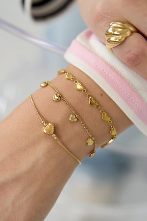 Minimalistisches Armband mit verziertem Herz