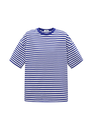 Das bunt gestreifte T-Shirt