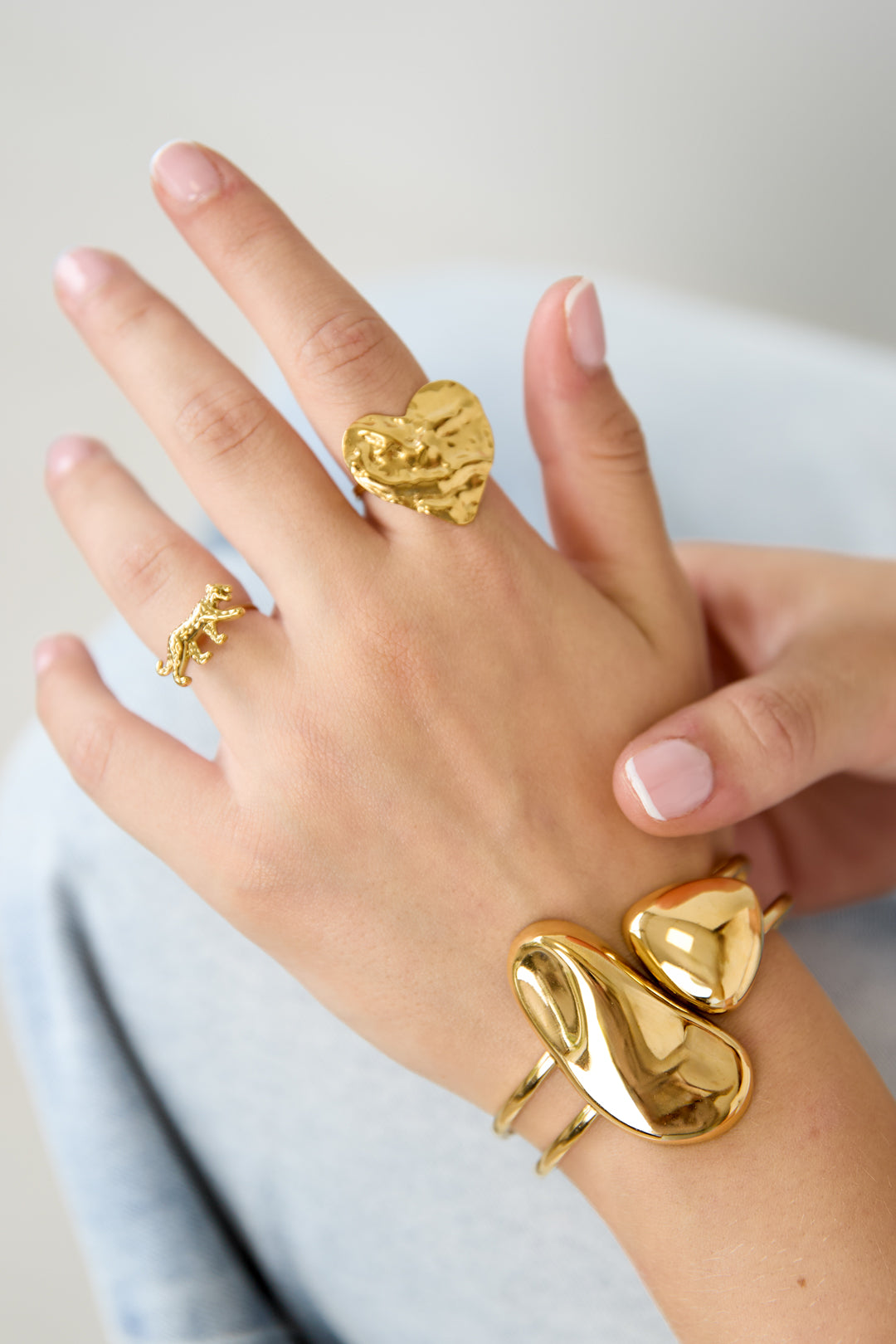 Statement-Armband mit organischen Formen