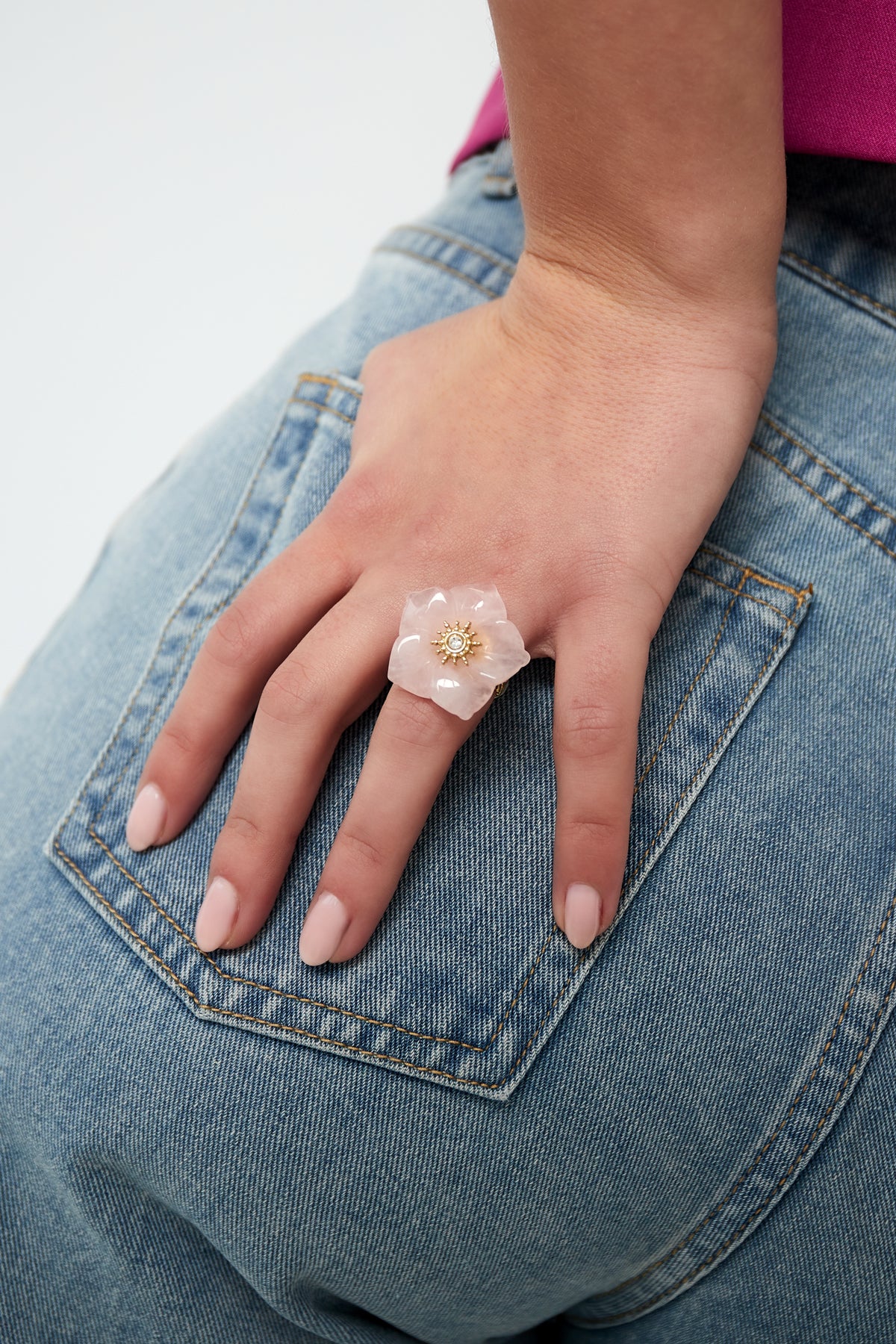 Ring mit floralem Glückseligkeitssymbol - Goldfarben