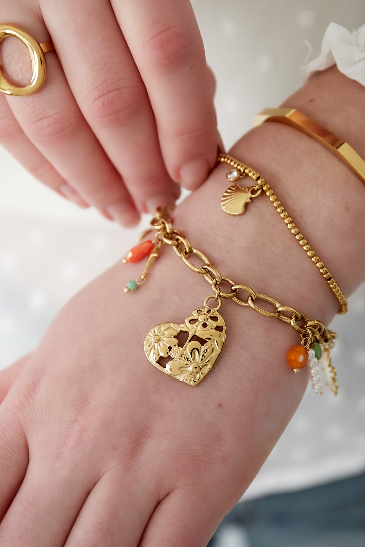 gliederarmband mit großen charms 