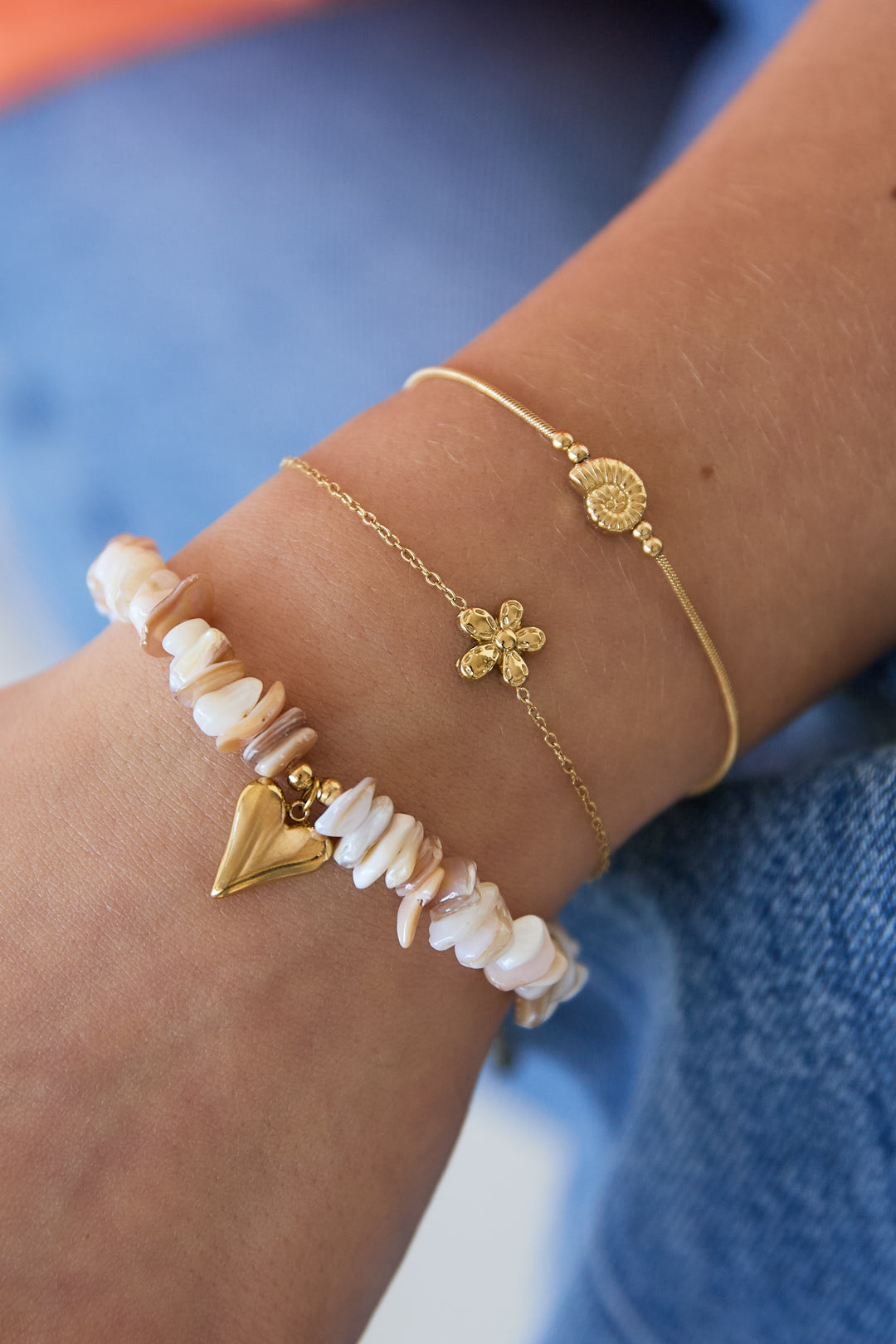 Armband mit minimalistischer Blume