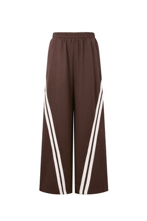 Gimme Straight Pants: Comfortable, Stylish, and Sporty