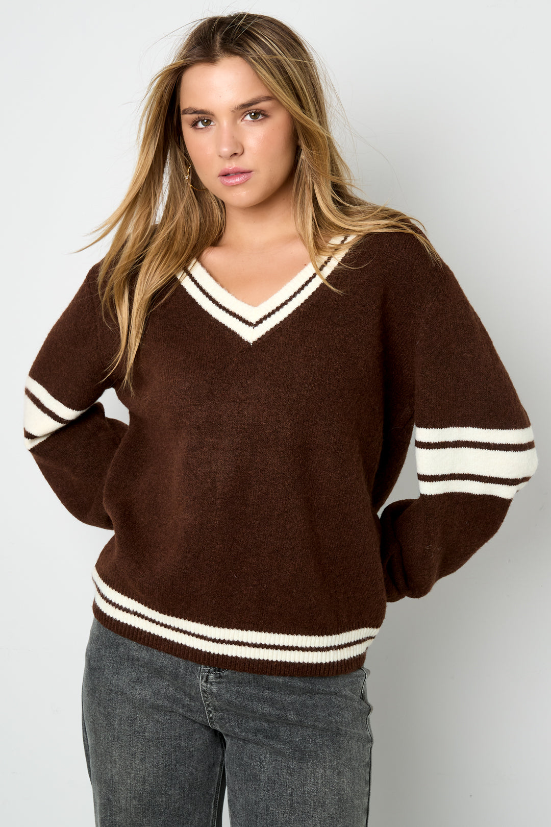 Gestrickte Polyesterfaser Damen V-Ausschnitt Pullover Sportlich Kontraststreifen