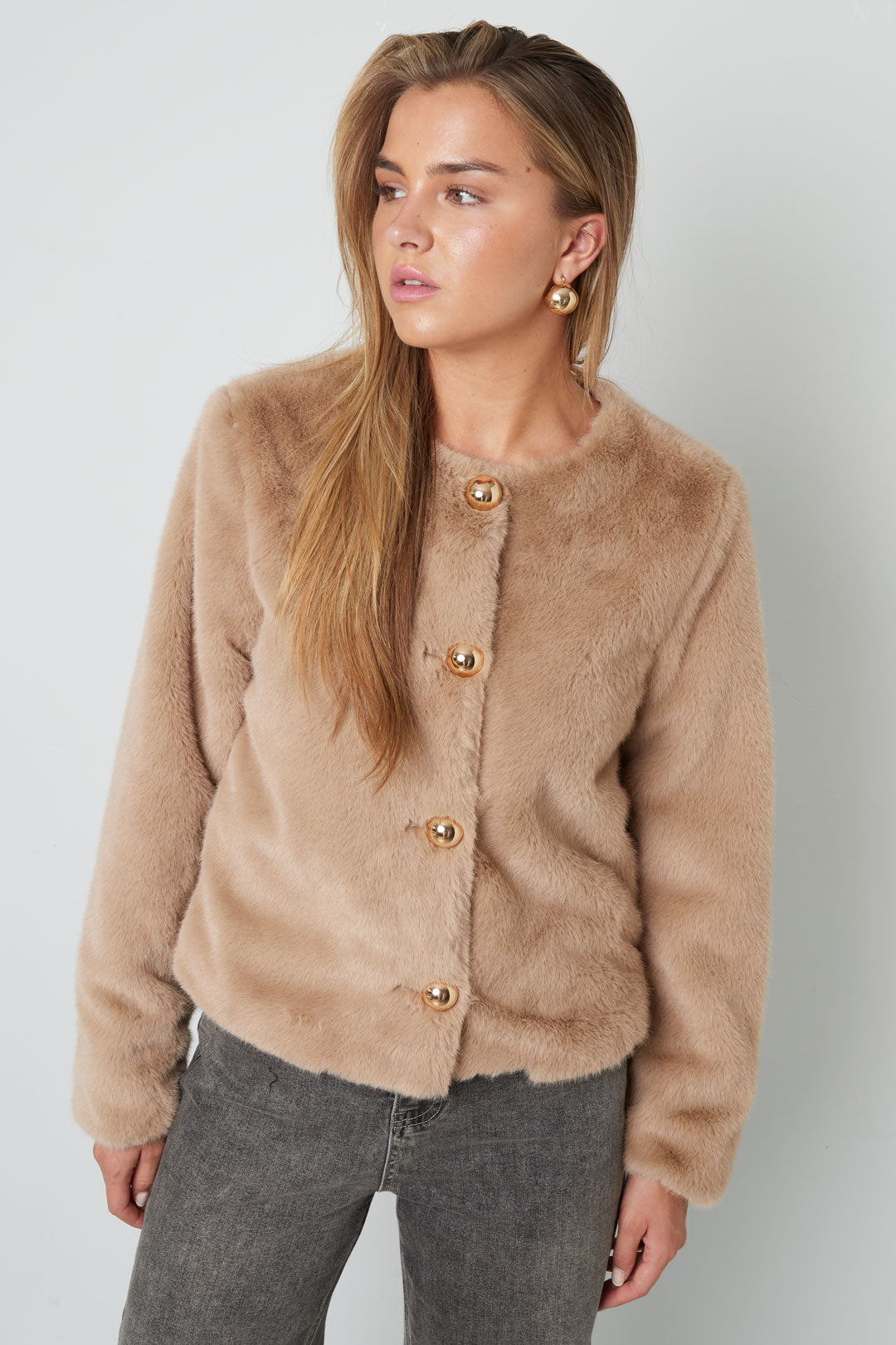 Elegant Off-White and Brown Woven Jackets for Fall/Winter