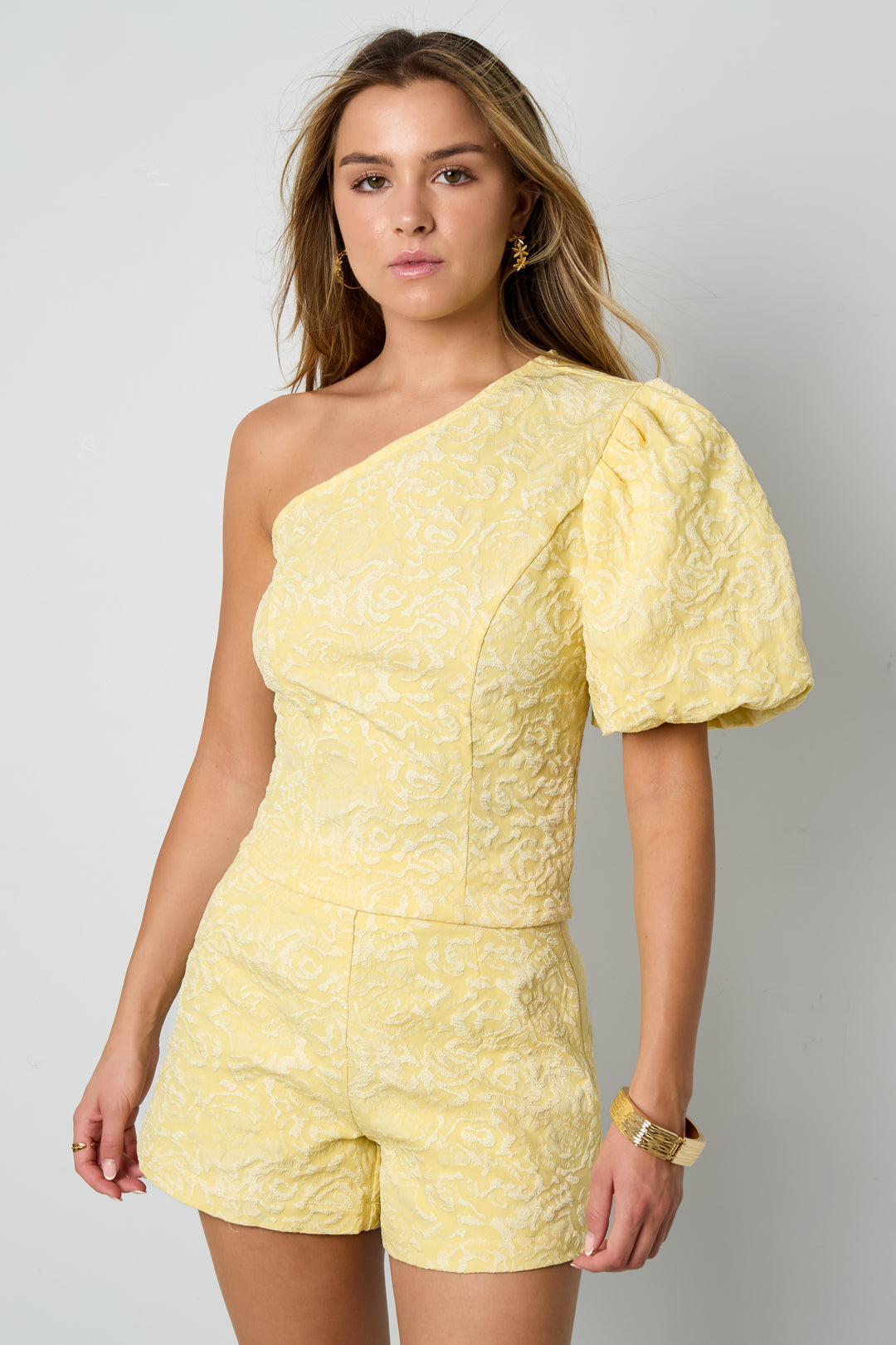 Gewebte Polyesterfasern Damen Ein-Schulter Oberteil Elegantes Blumenmuster