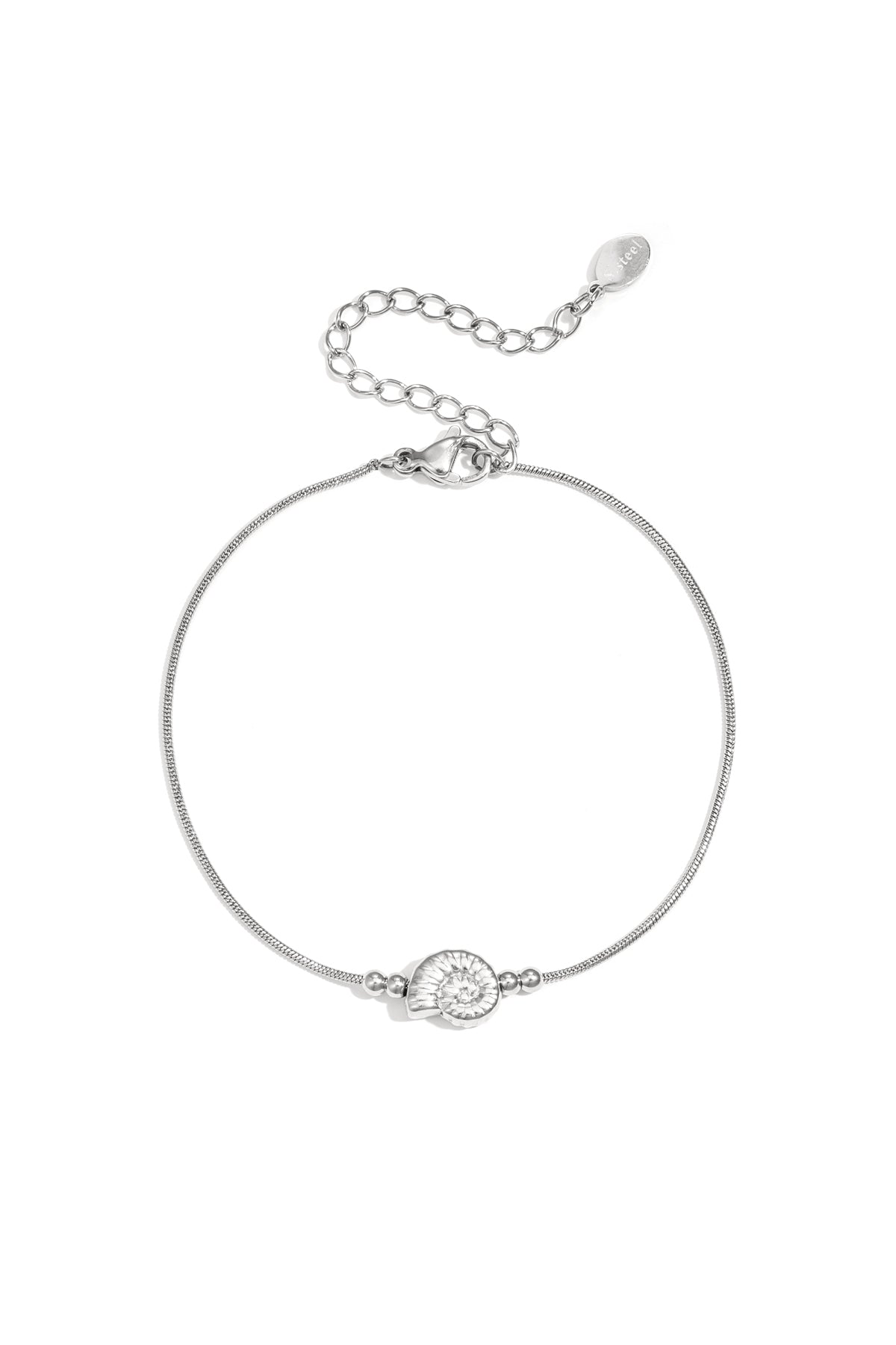 Minimalistisches Armband mit spiralförmiger Muschel