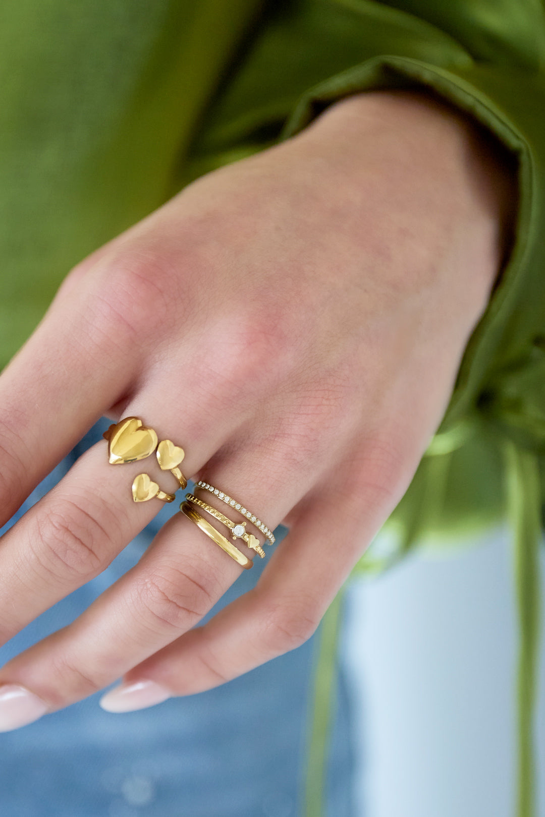 Dreilagiger Ring mit Steinen