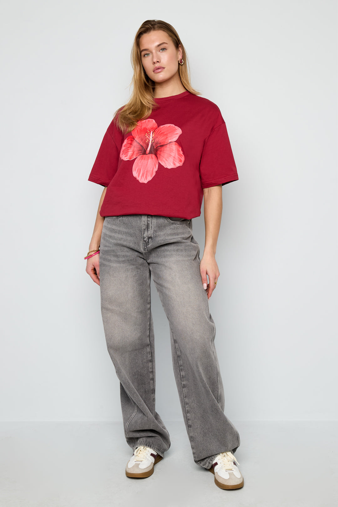 T-Shirt mit tropischem Blumenmuster