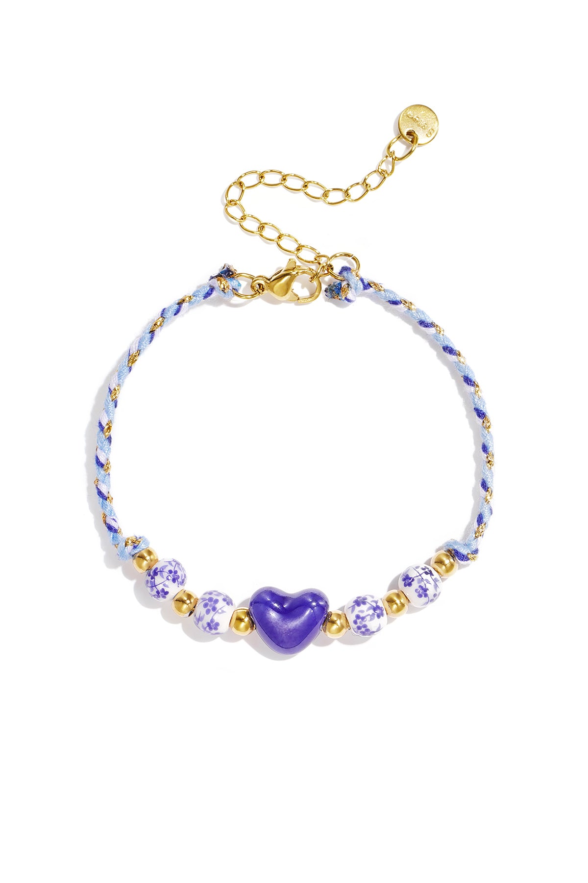 Geflochtenes Armband mit Muster und Herzperlen