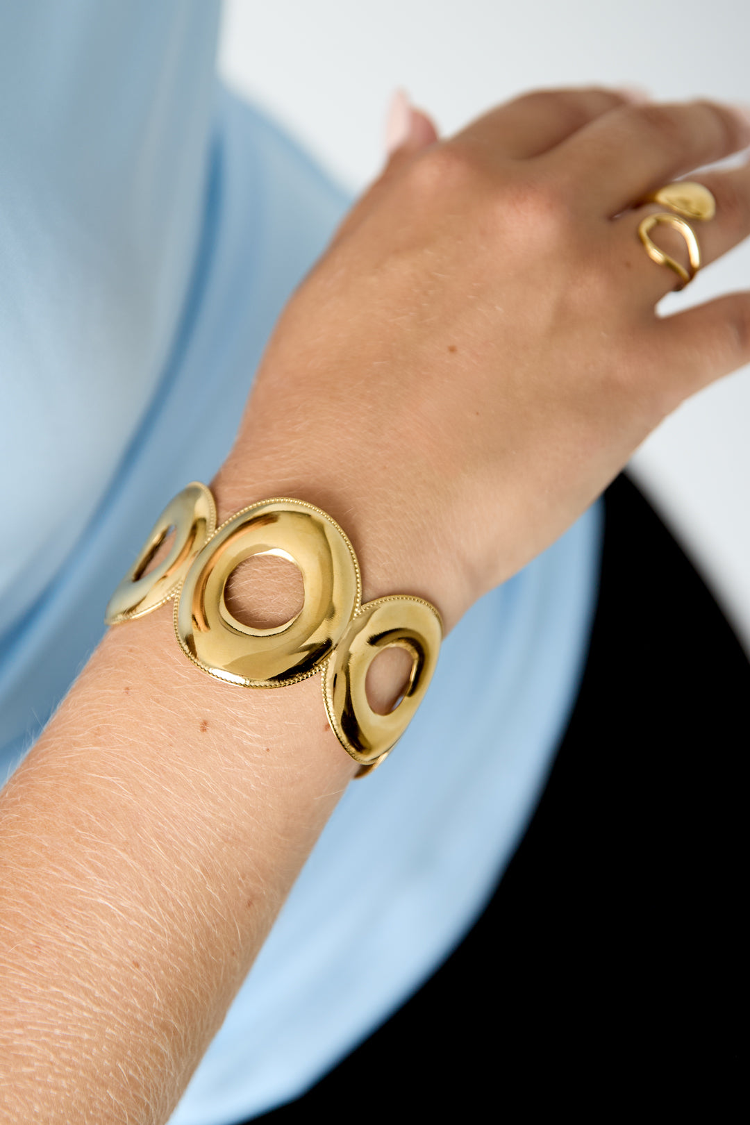 Armreifen aus Edelstahl, unregelmäßige Form, lässige, schlichte Alltagsserie, Damenschmuck