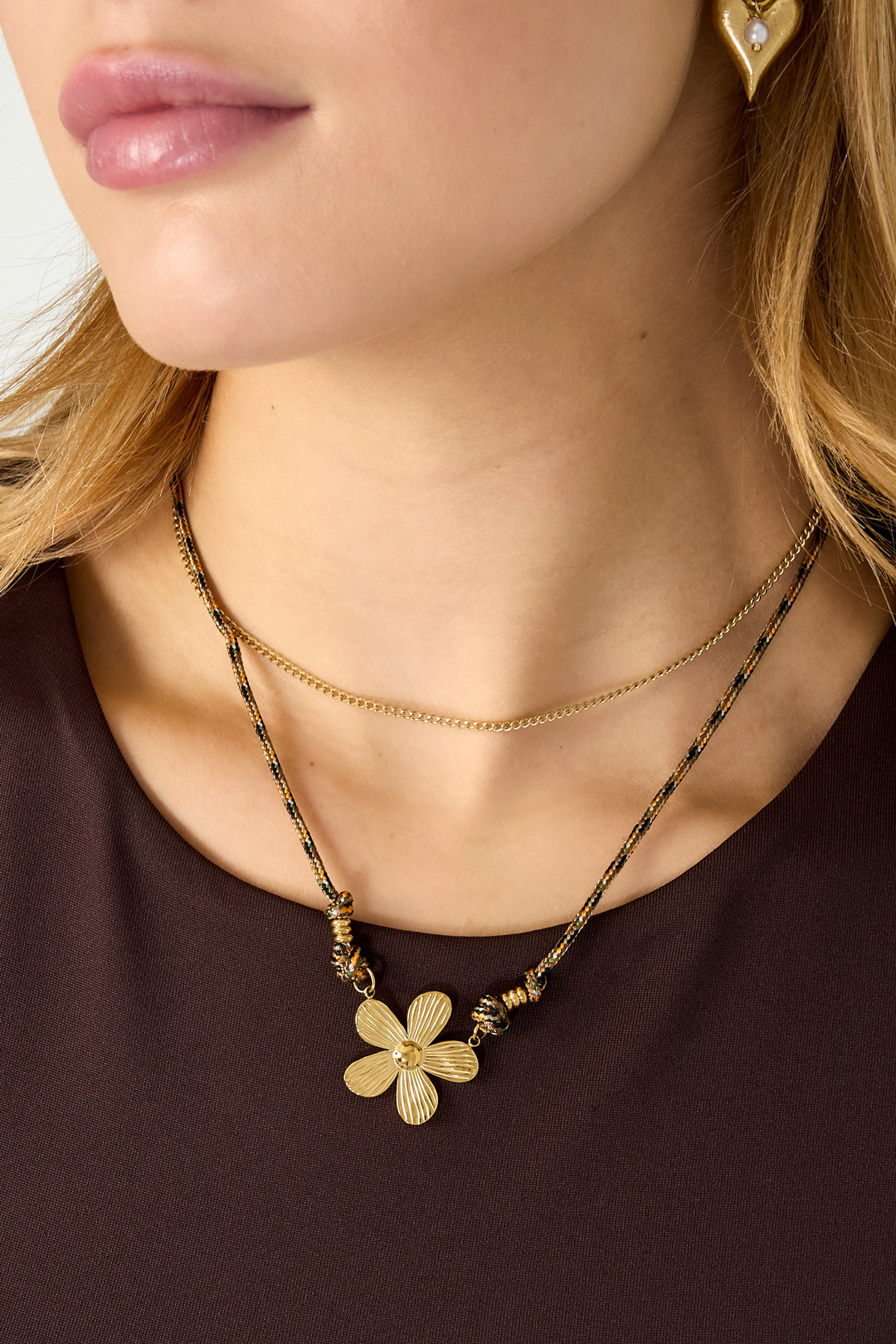 Edelstahl Anhänger Halsketten Blume Casual Täglich Einfache Serie Damenschmuck