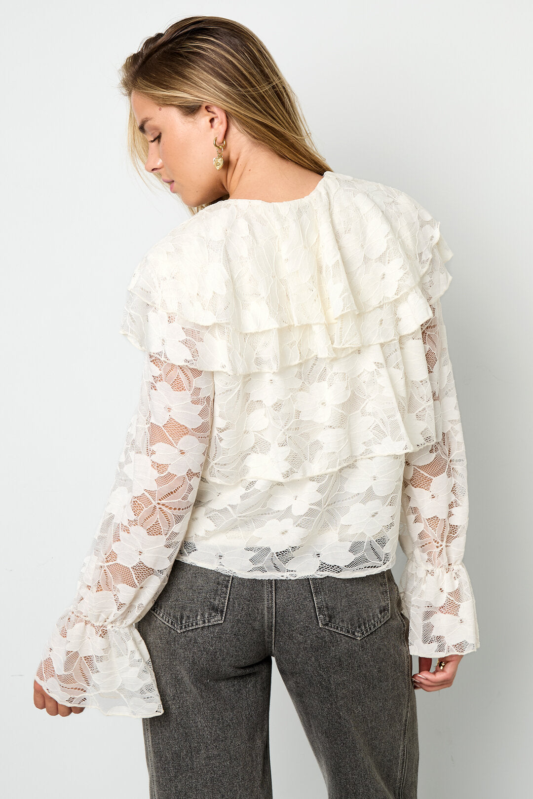 Gewebte Polyesterfaser Damen-Bluse Elegantes Blumenmuster Spitzenpaneel