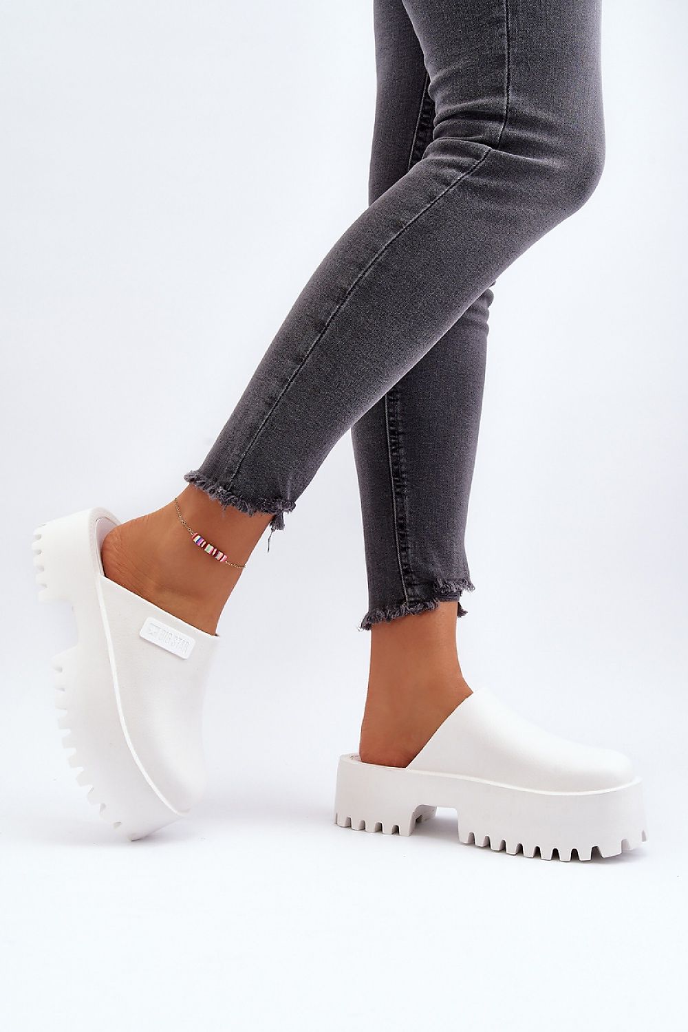  Pantoletten model 194121 Step in style 