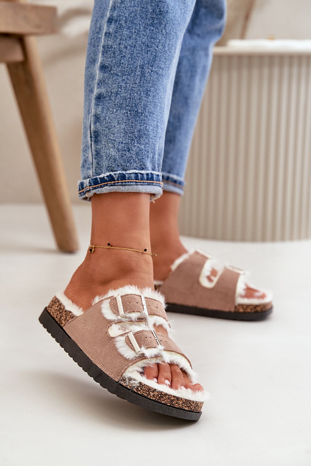 Step in style Pantolette in Taupe mit Kunstfellfutter, Vorderansicht