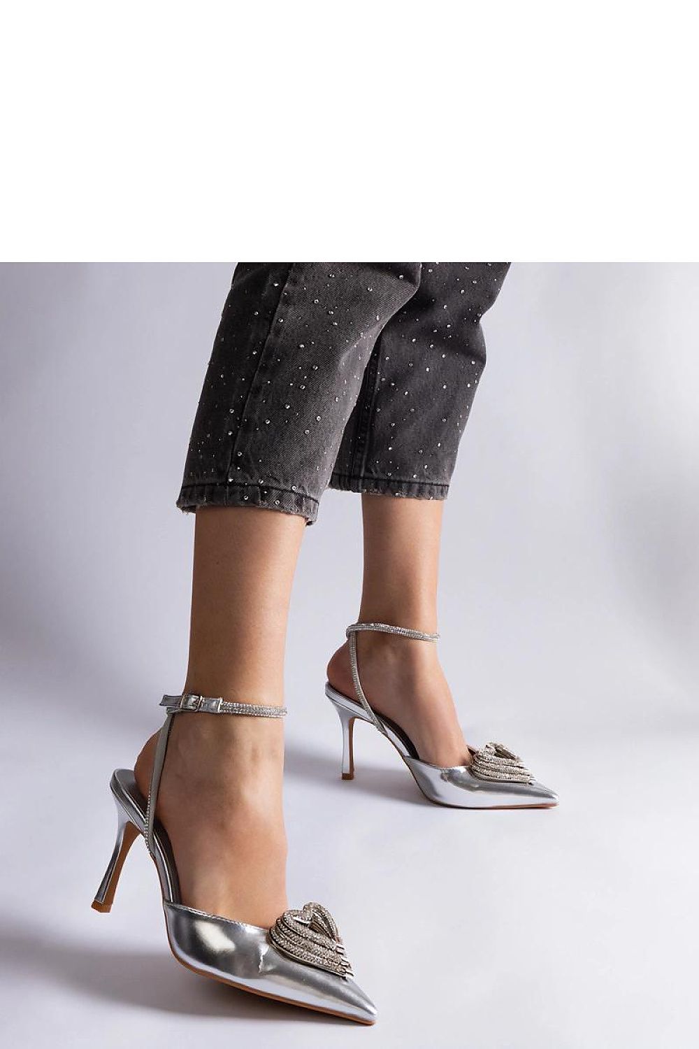 Solea silberne Pumps mit Pfennigabsatz und Zirkonia-Verzierung, Detailansicht