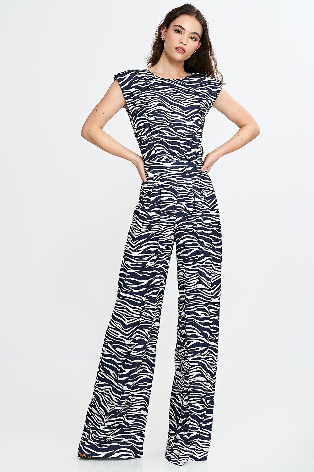  Overall model 210073 Nife 