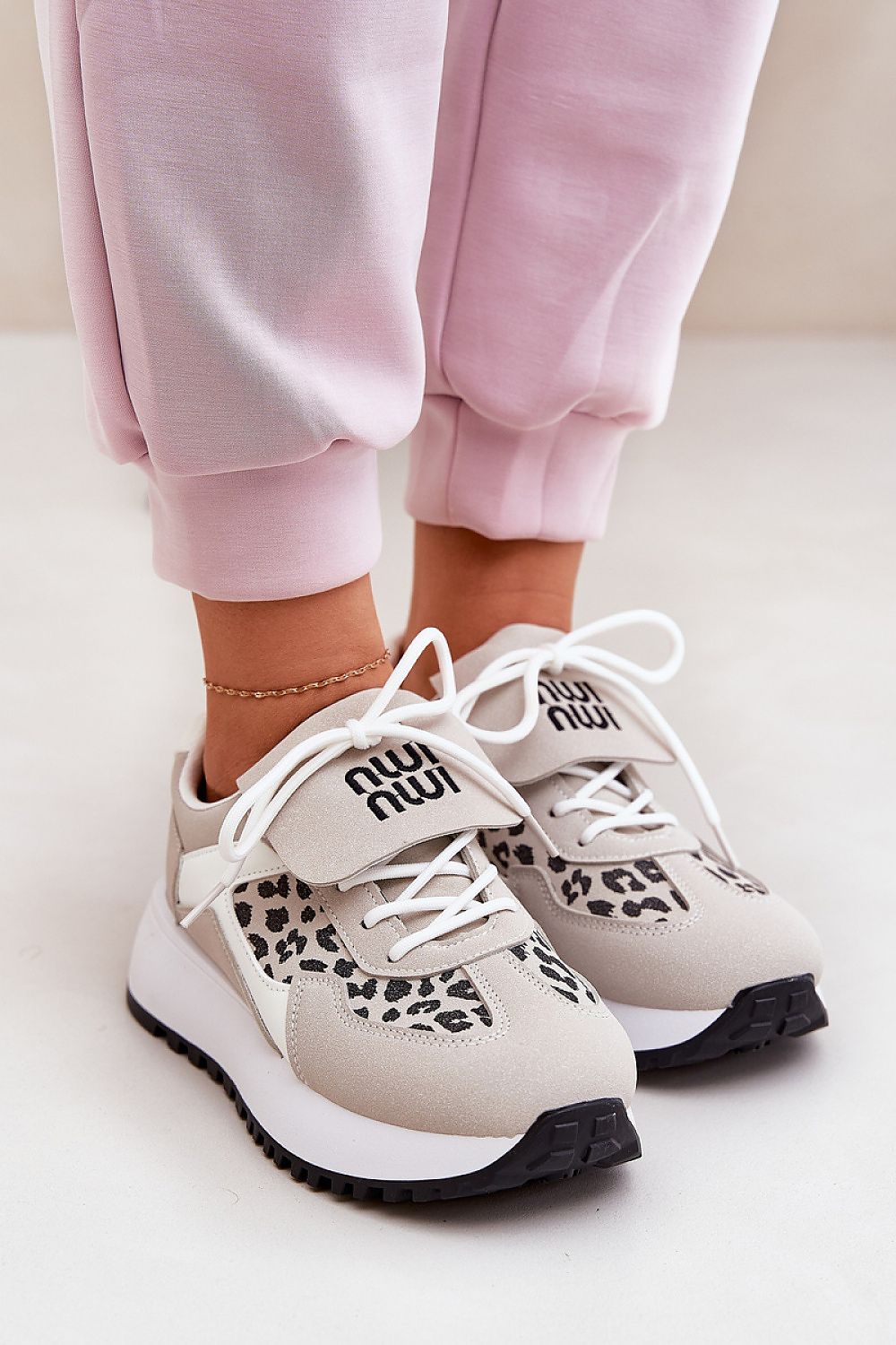  Sportliche Schuhe auf Plattform model 211007 Step in style 