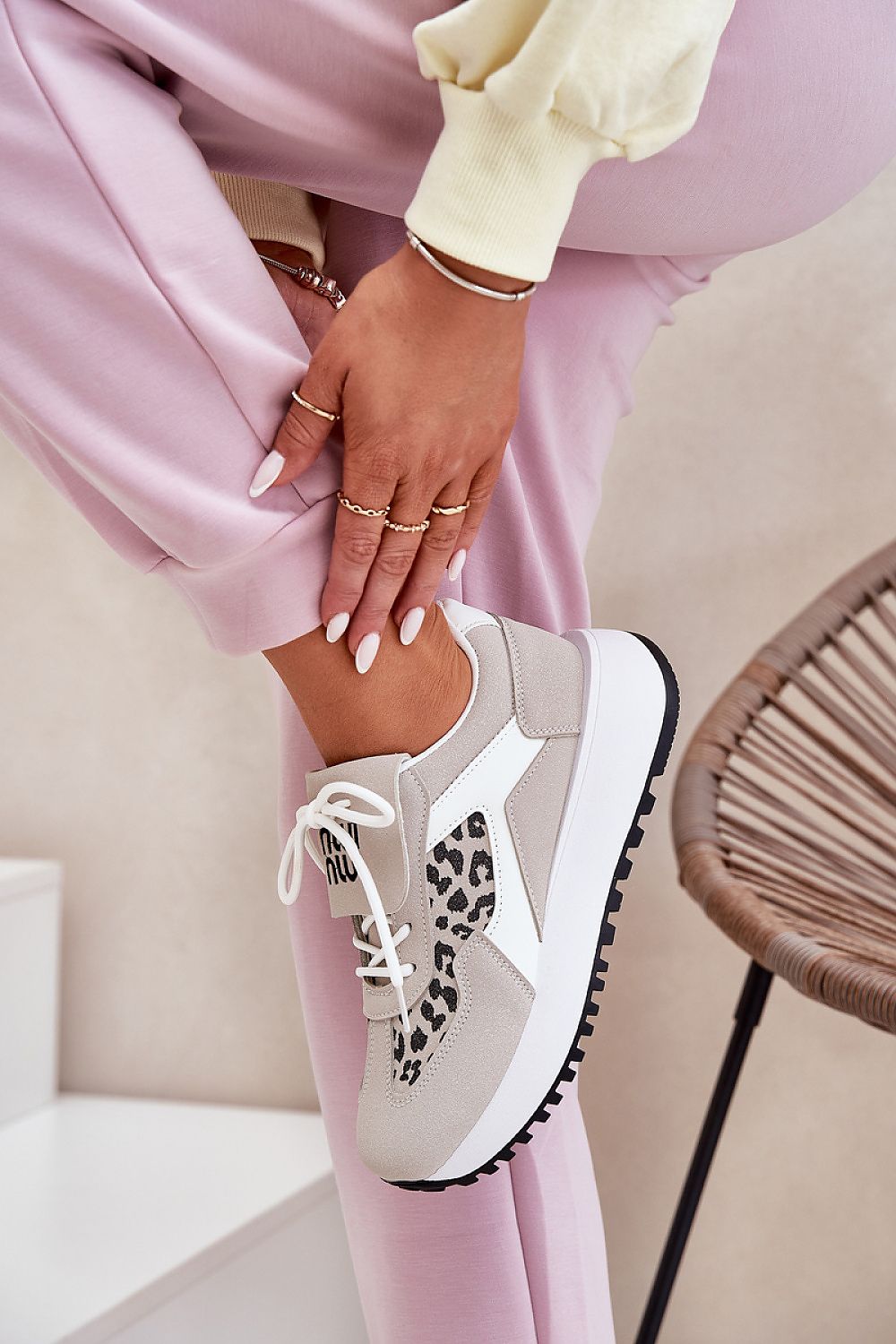  Sportliche Schuhe auf Plattform model 211007 Step in style 