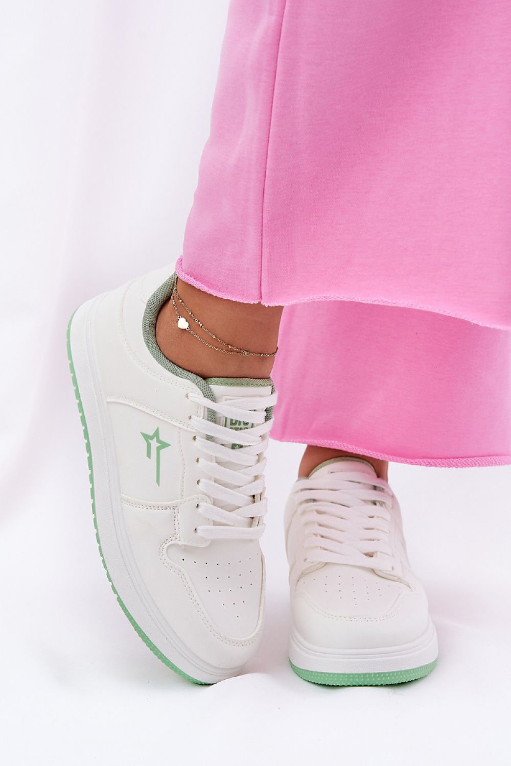  Sportliche Schuhe auf Plattform model 211334 Step in style 