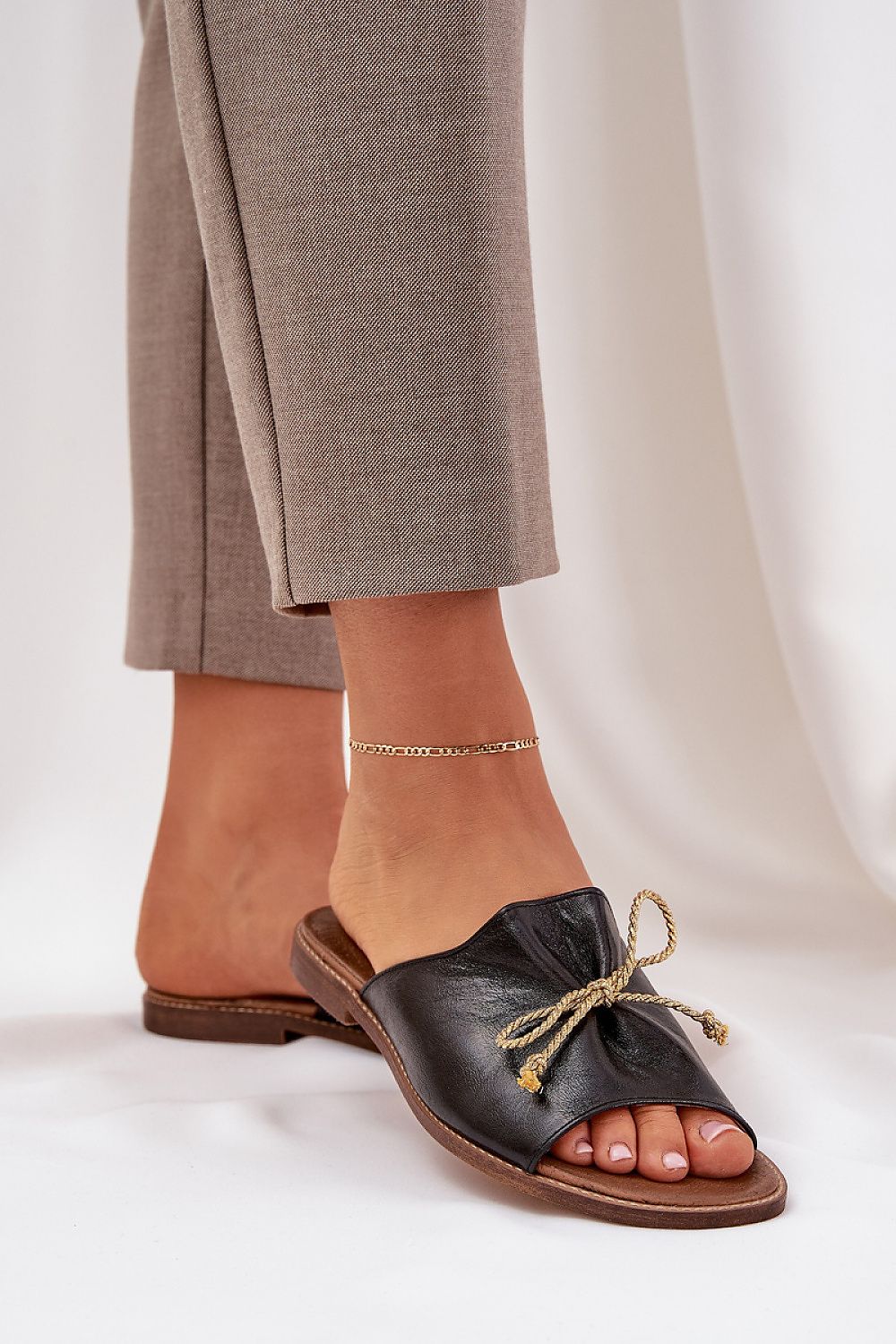  Pantoletten model 211971 Step in style 