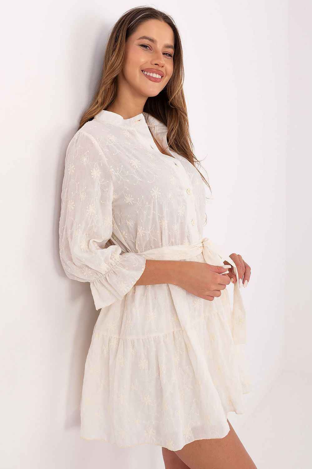 Boho-Minikleid aus 100 % Baumwolle mit Blumenstickerei & Bindegürtel