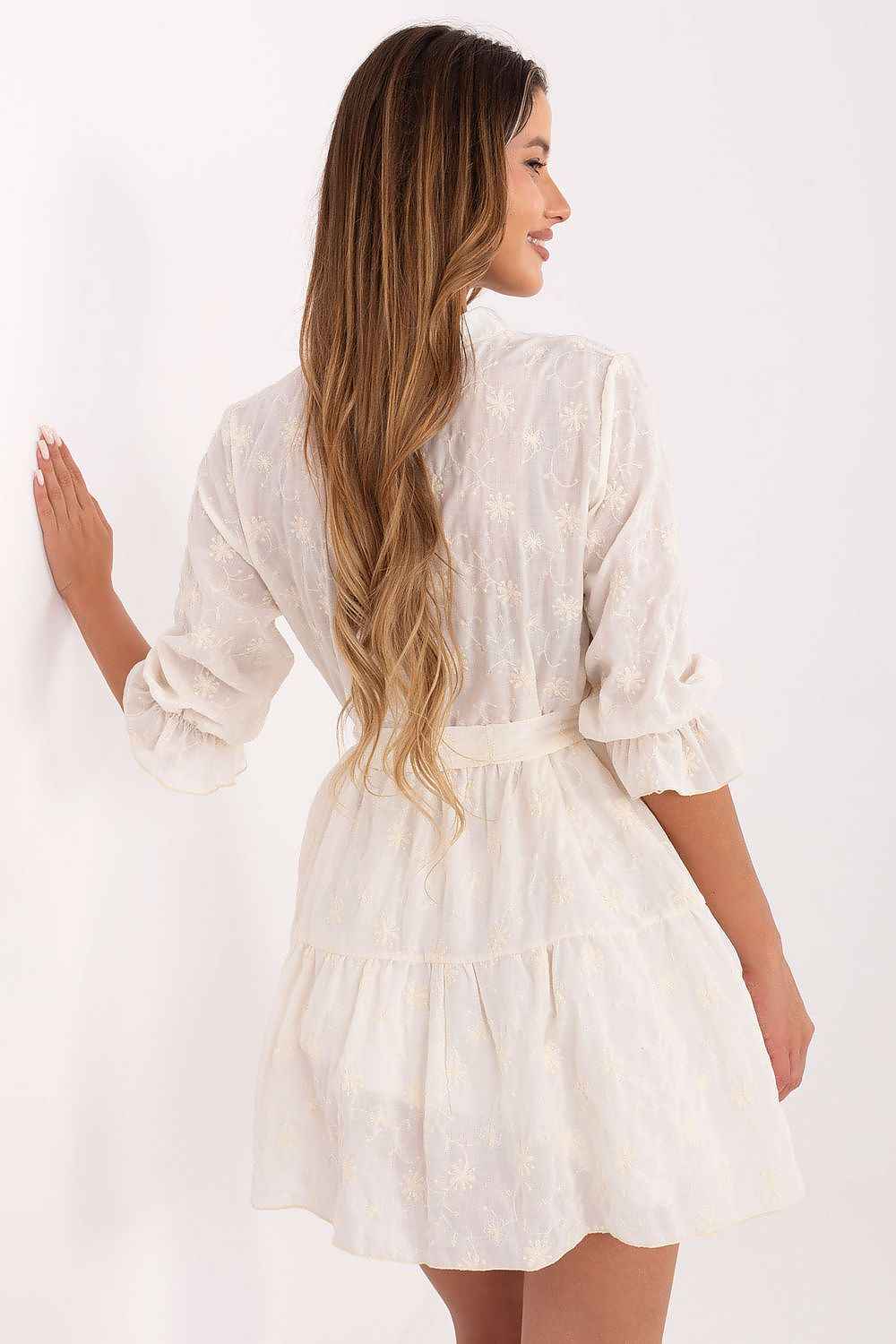 Boho-Minikleid aus 100 % Baumwolle mit Blumenstickerei & Bindegürtel