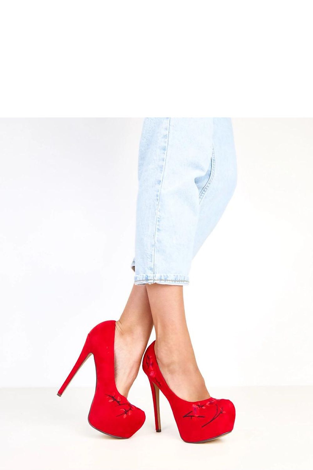 Solea Pumps in Rot mit Blumenstickerei, Seitenansicht