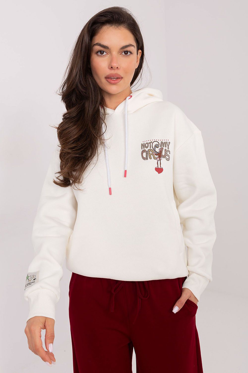 Sublevel Hoodie in Weiß mit kleinem Brustprint, Vorderansicht