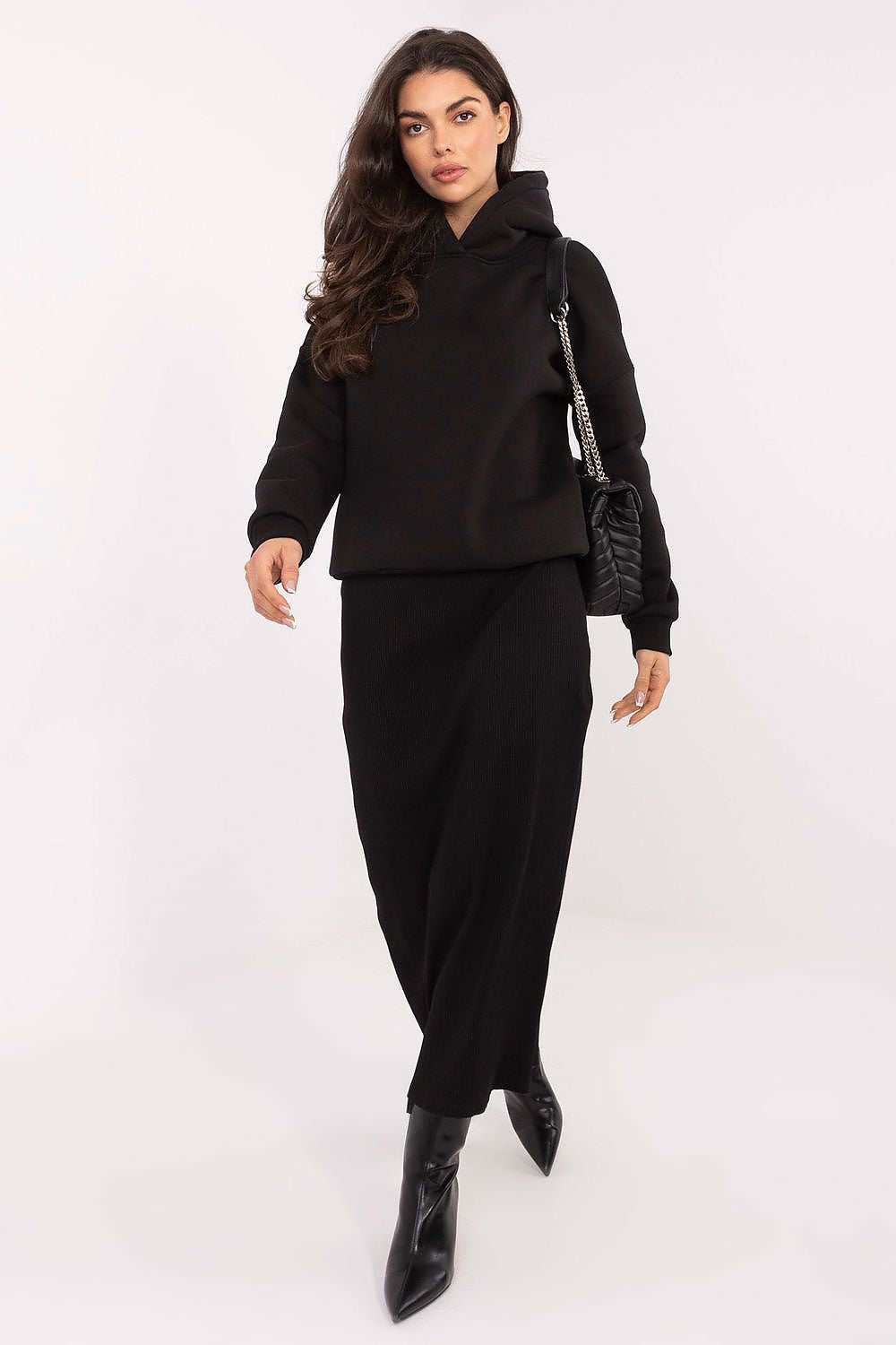 Relevance Hoodie in Schwarz mit Kapuze, Vorderansicht