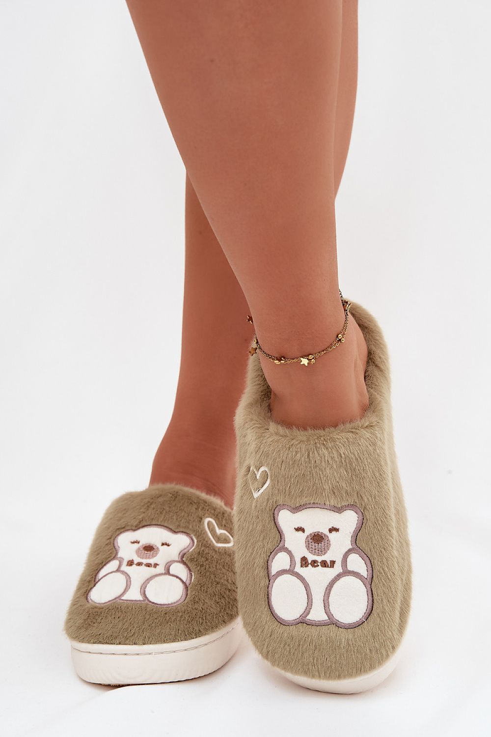 Step in style Pantolette beige mit Bärenmotiv und Herz, Vorderansicht