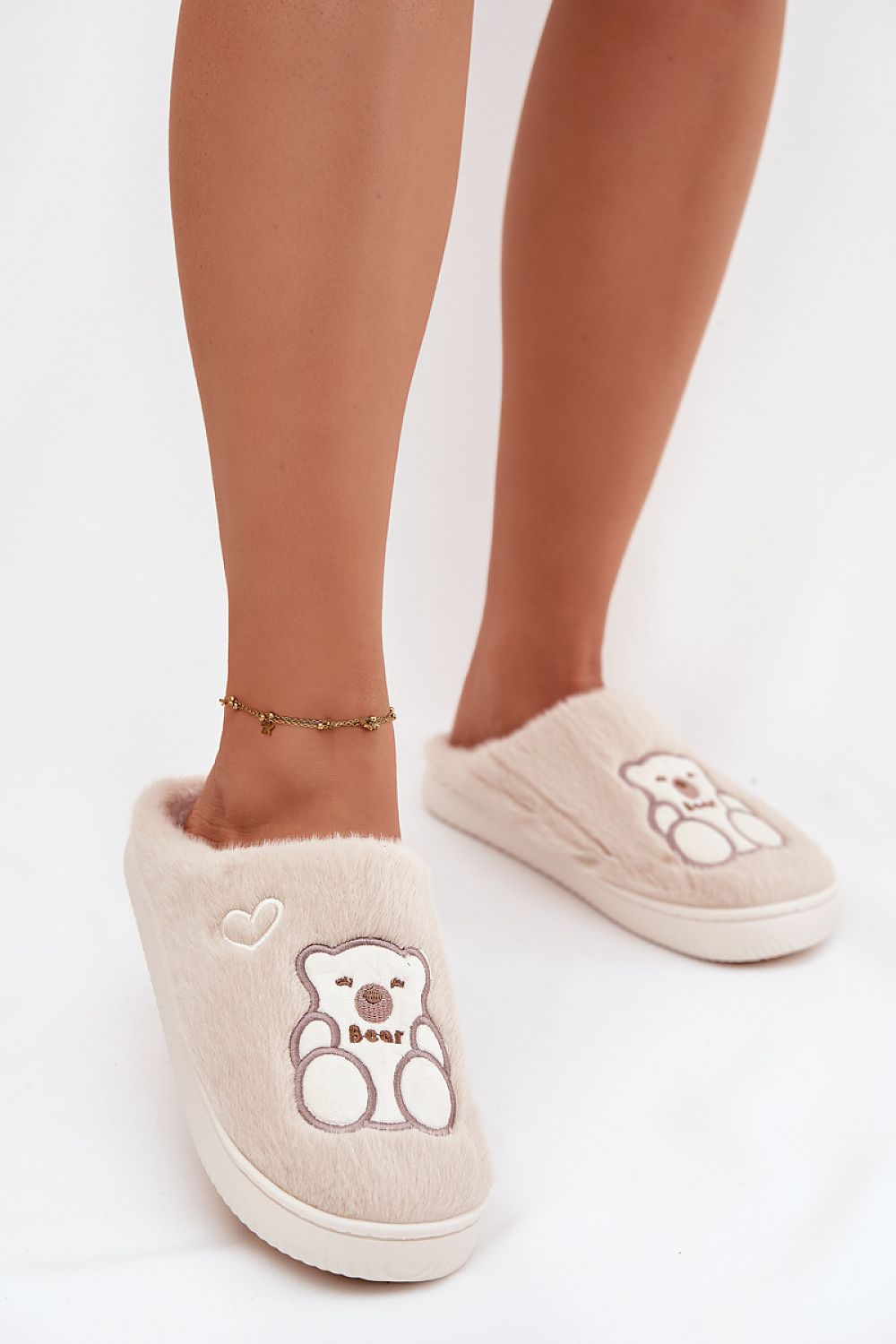 Step in style Pantolette creme mit Bärenmotiv und Herz, Vorderansicht