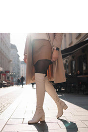 Solea Overknee-Stiefel in Weiß mit Blockabsatz, Seitenansicht