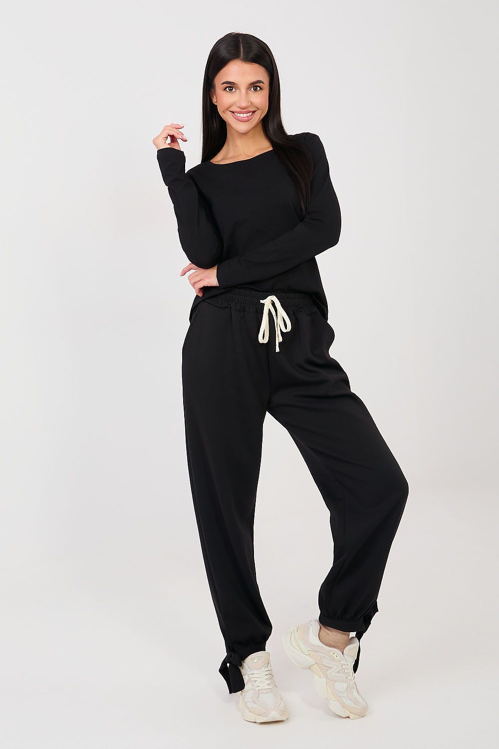  Sportanzug Hosen model 223783 Italy Moda 