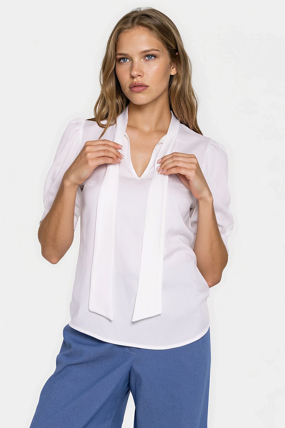  Bluse model 230461 Nife 