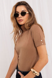 Italy Moda Pullover in Camel mit Rollkragen, Vorderansicht