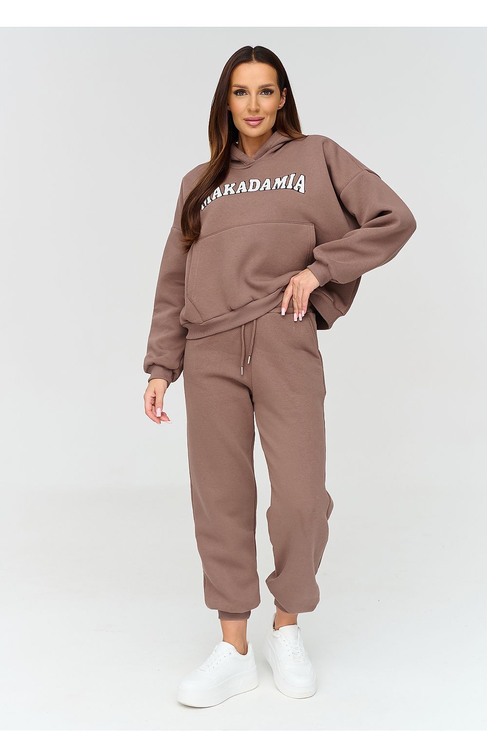 Makadamia Sweatshirt-Set in Taupe mit Kapuze, Vorderansicht