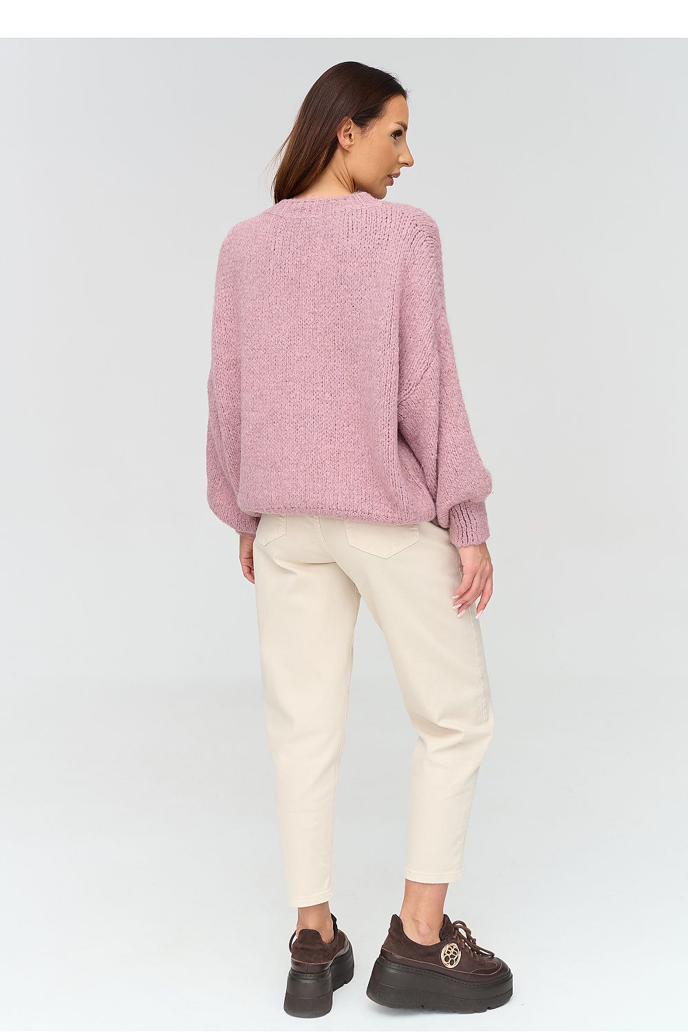 Makadamia Strickpullover in Rosa mit weiten Ärmeln, Rückansicht