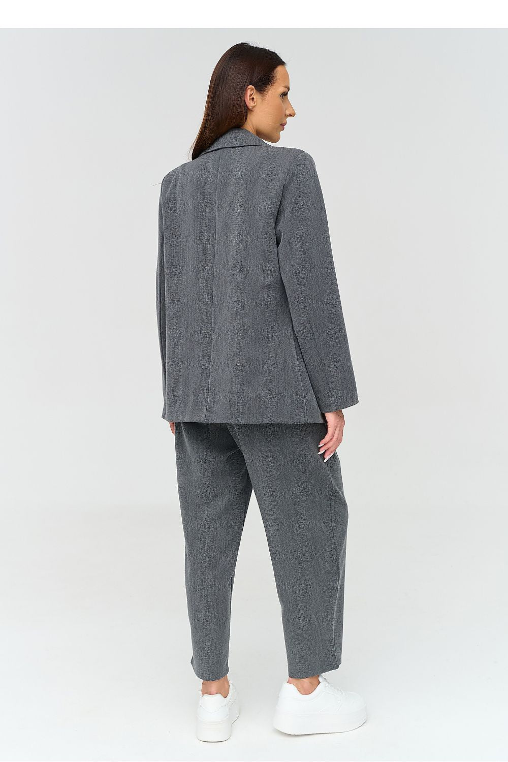 Makadamia Damen-Anzug-Set in Grau mit weitem Bein, Rückansicht
