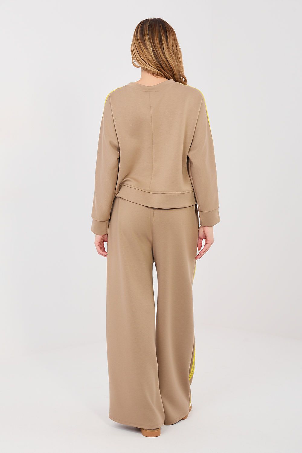 Rue Paris Trainingsanzug-Set in Camel mit Streifen, Rückansicht