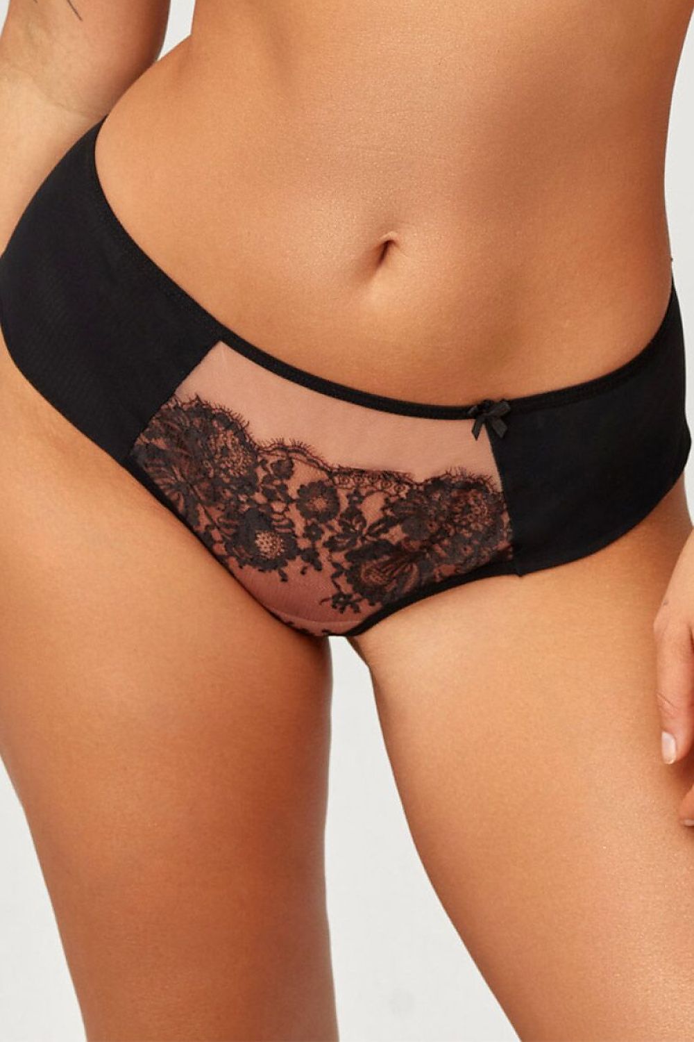 Azal Spitzen-Slip Schwarz mit floraler Spitzeneinlage, Detailansicht