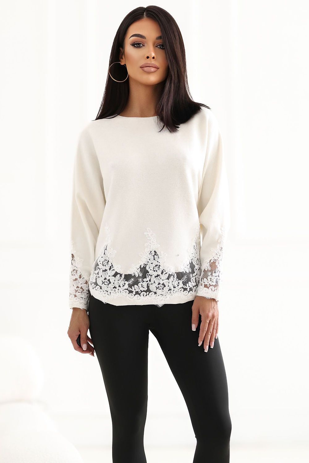 Factory Price Pullover in Cremeweiß mit Spitzenbesatz, Vorderansicht