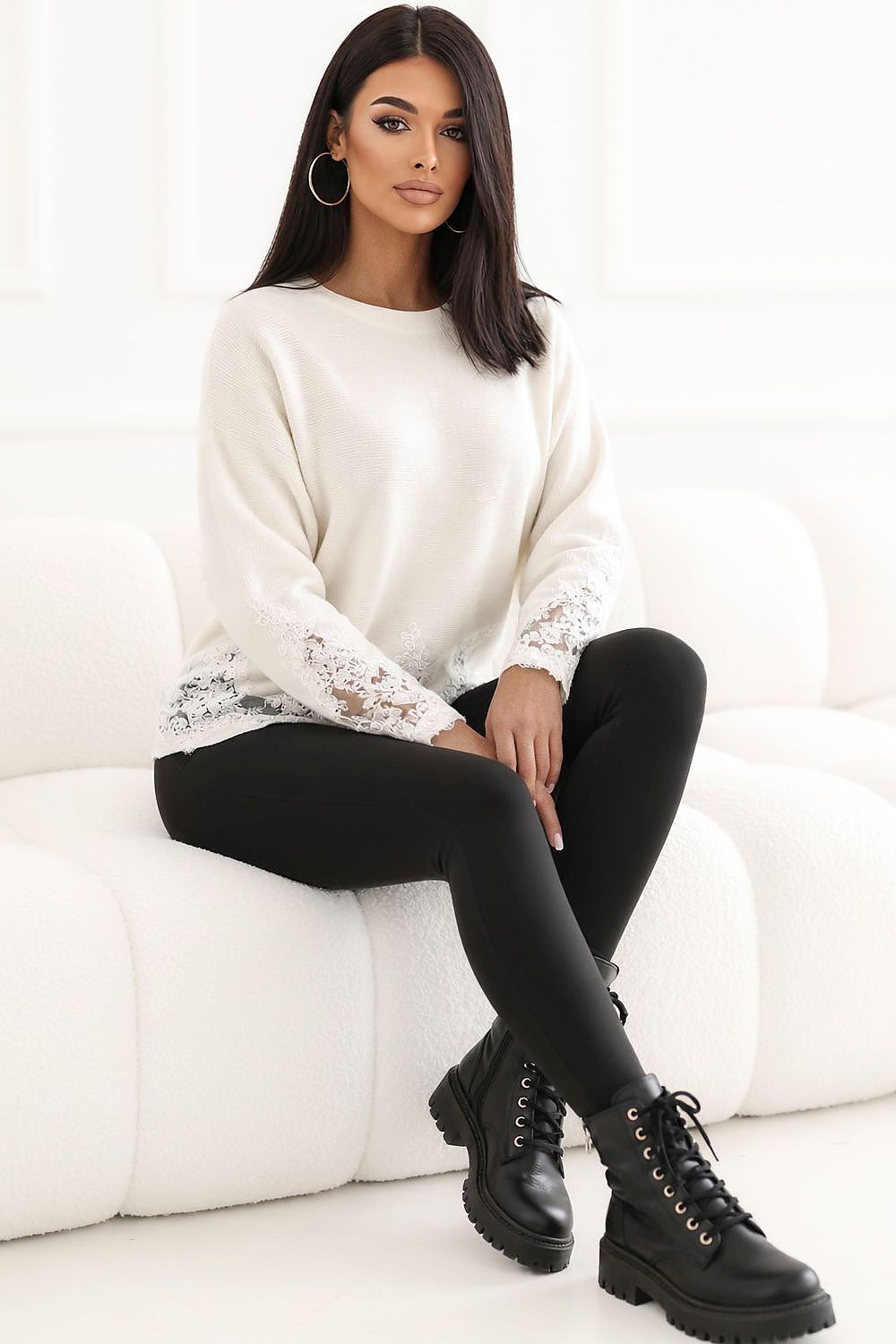 Factory Price Pullover in Cremeweiß mit Spitzenbesatz, Vorderansicht