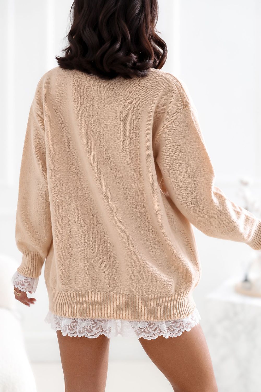 Factory Price Oversize-Pullover in Beige mit Spitzenbesatz, Rückansicht