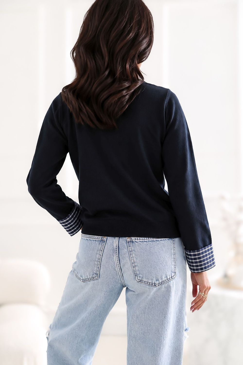 Factory Price Strickjacke in Schwarz mit karierten Manschetten in Rückansicht