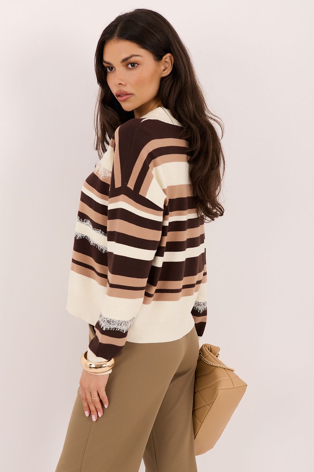 Factory Price Pullover in Braun, Beige und Weiß mit Streifenmuster und Polokragen, Rückansicht