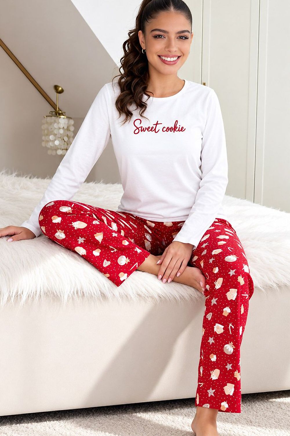 Donna Damen-Pyjama weiß-rot mit Weihnachtsmuster, Vorderansicht