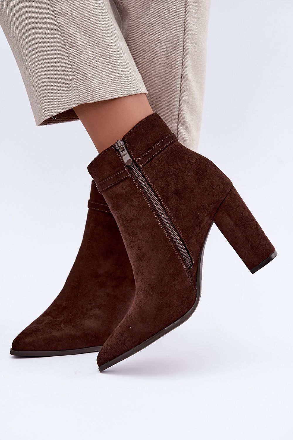 Step in style Stiefelette dunkelbraun mit seitlichem Reißverschluss, Seitenansicht