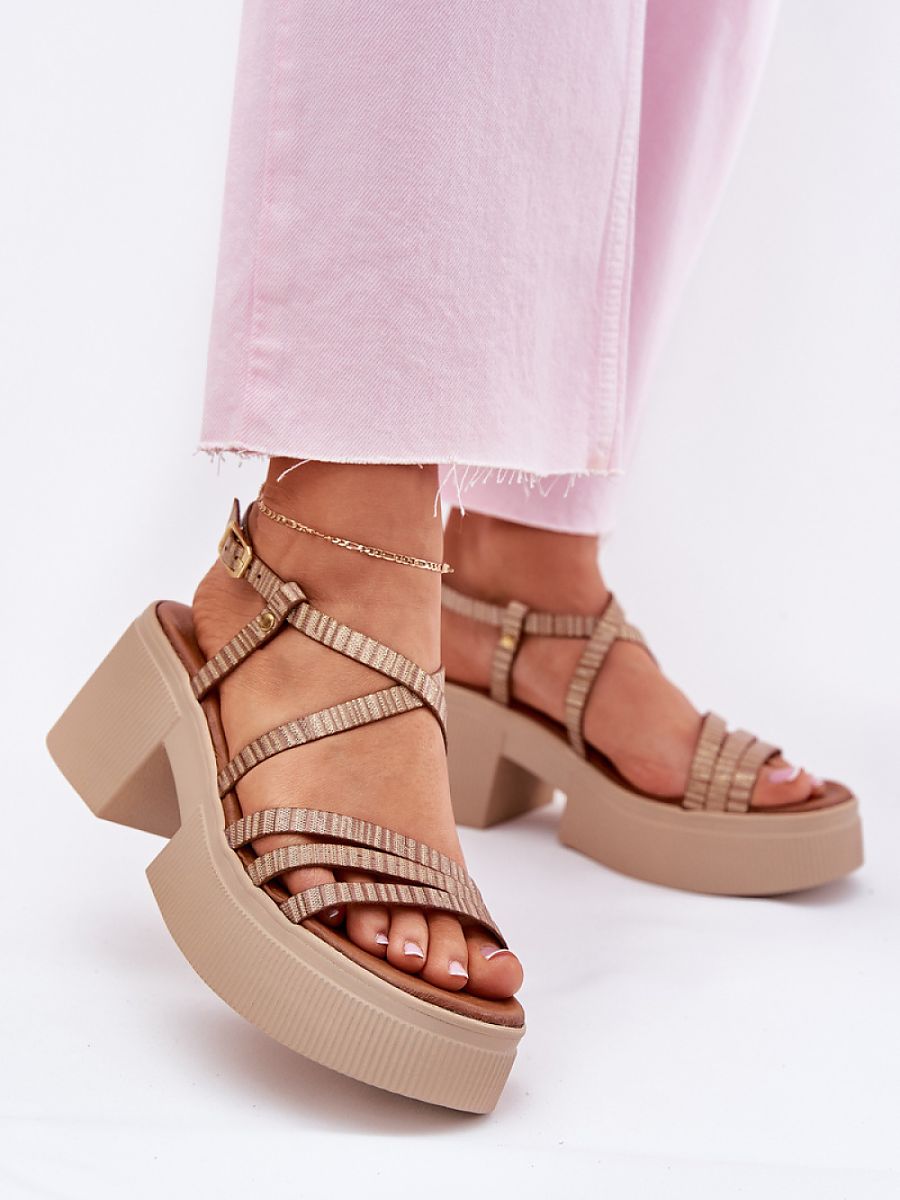Sandalen mit Absatz